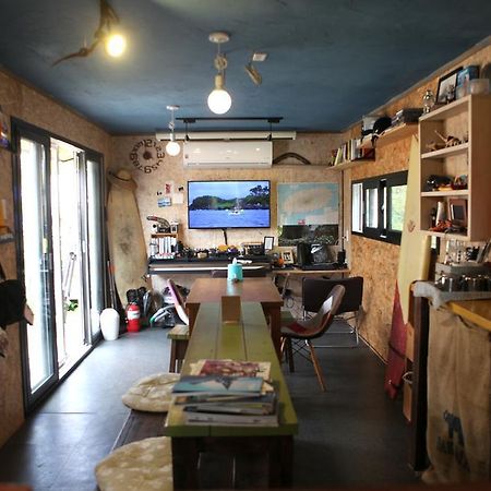 Basecamp Guesthouse Seogwipo Extérieur photo