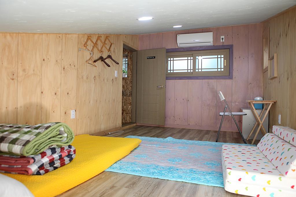 Basecamp Guesthouse Seogwipo Extérieur photo